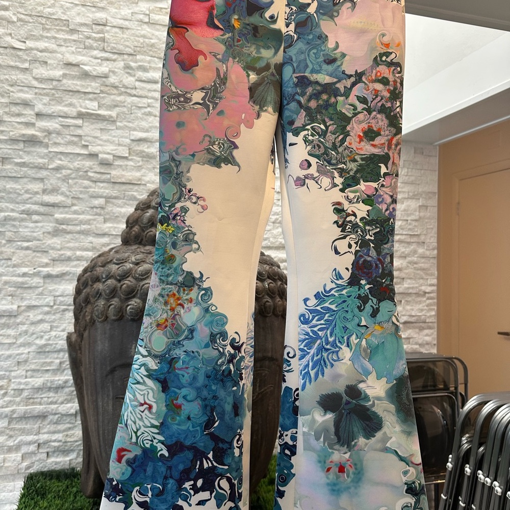 Cynthia Rowley Bonded Fit and Flare Neoprene White Multicolor Floral Pants 8